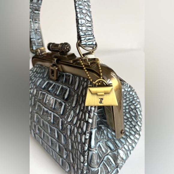 Fabulous NWT Jeanne Lottie ‘Croc’ Handbag With Detachable Chain Strap. - Picture 7 of 9